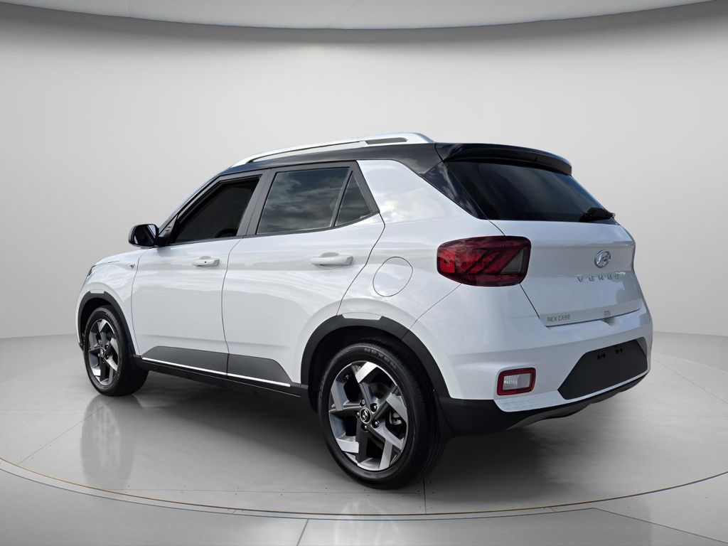 2025 Hyundai Venue Limited - Photo 7