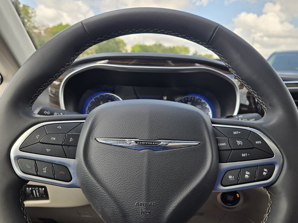 2024 Chrysler Pacifica Limited - Photo 22