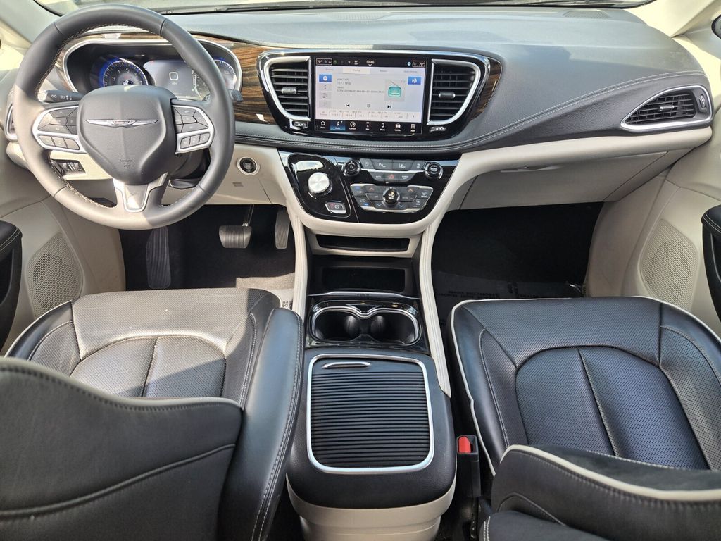 2024 Chrysler Pacifica Limited - Photo 12