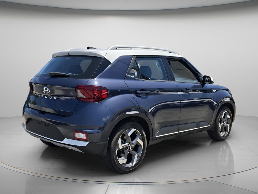 2024 Hyundai Venue Limited - Photo 8
