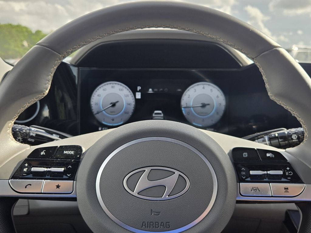 2025 Hyundai Elantra SEL - Photo 23