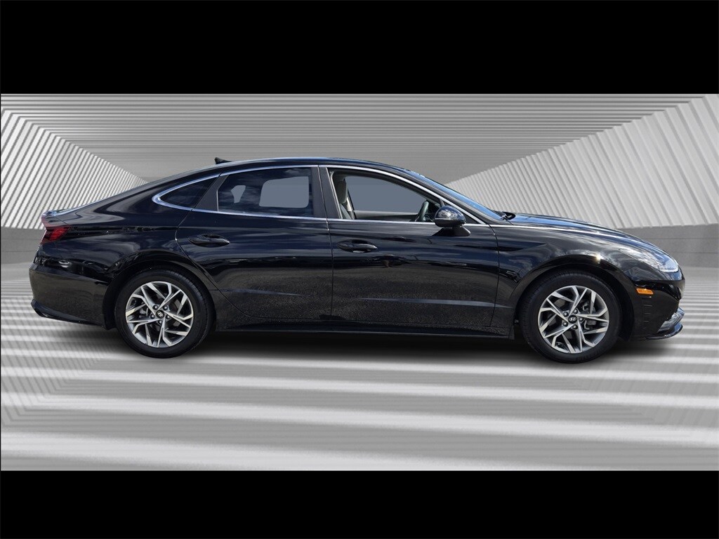 2023 Hyundai Sonata SEL photo 3