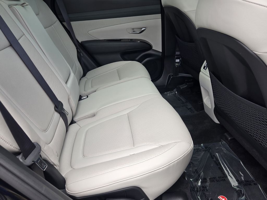 2025 Hyundai Tucson Limited - Photo 15