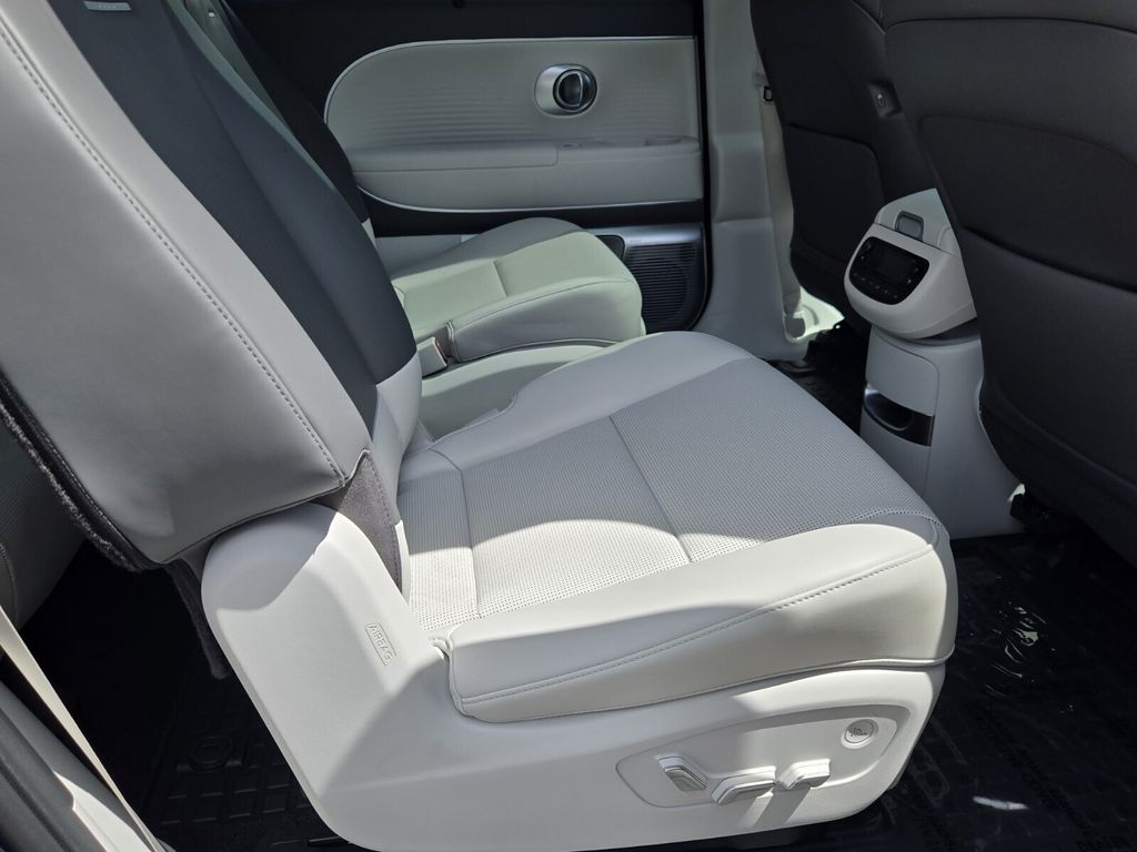 2026 Hyundai IONIQ 9 Performance Limited - Photo 15