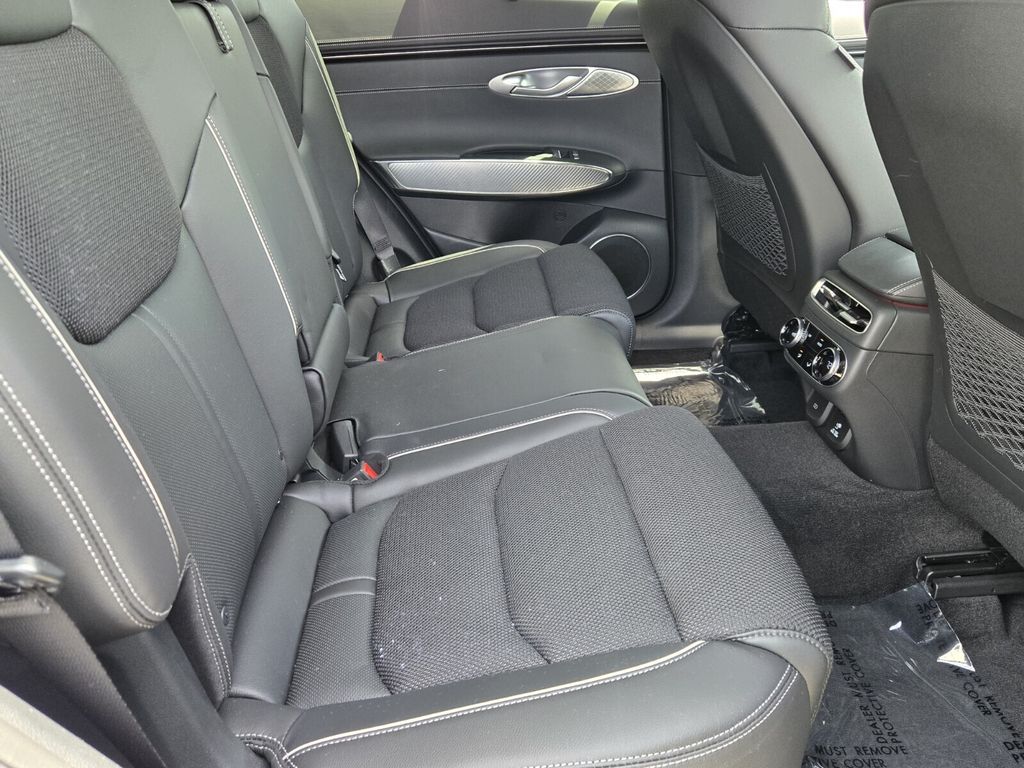 2025 GENESIS GV70 Standard - Photo 15