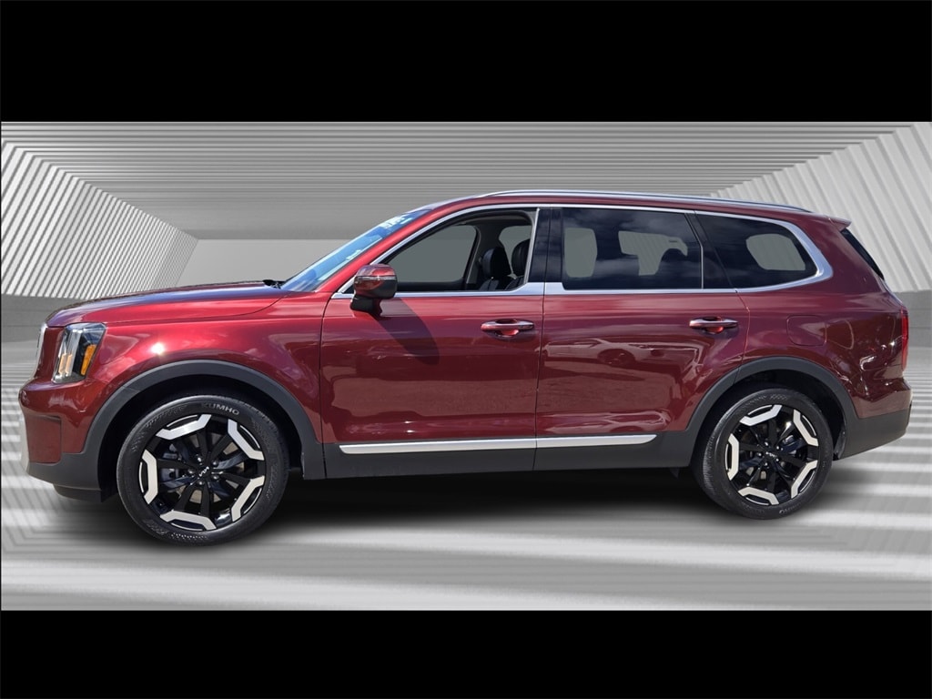 Used 2024 Kia Telluride S SUV