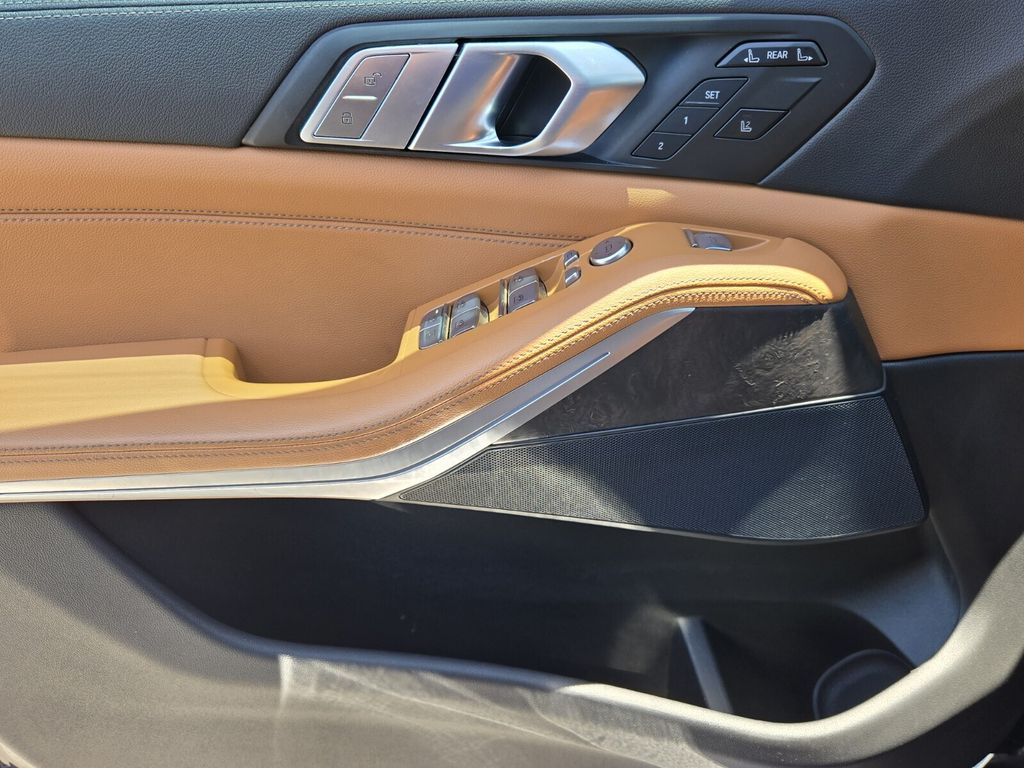 2022 BMW X7 40i - Photo 27