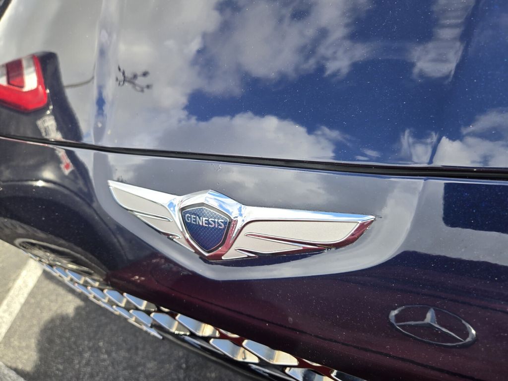 2023 GENESIS G70 Standard - Photo 10