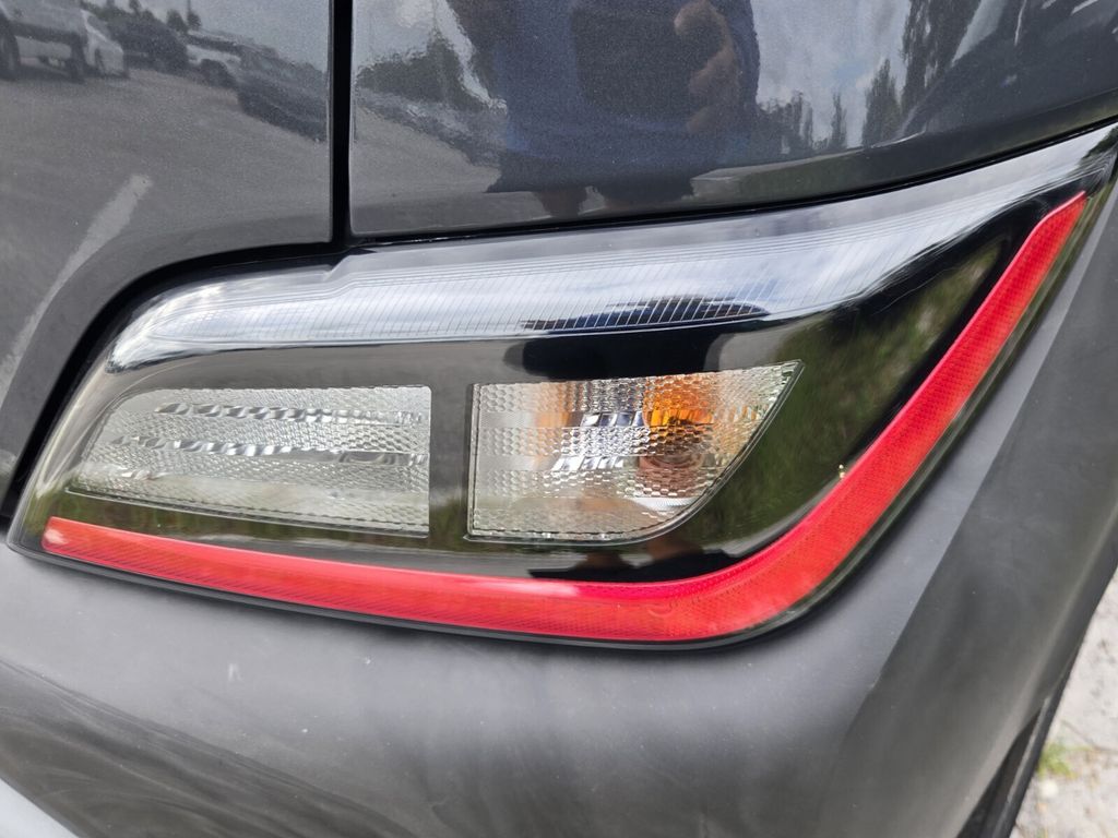 2023 Hyundai Kona SEL - Photo 9
