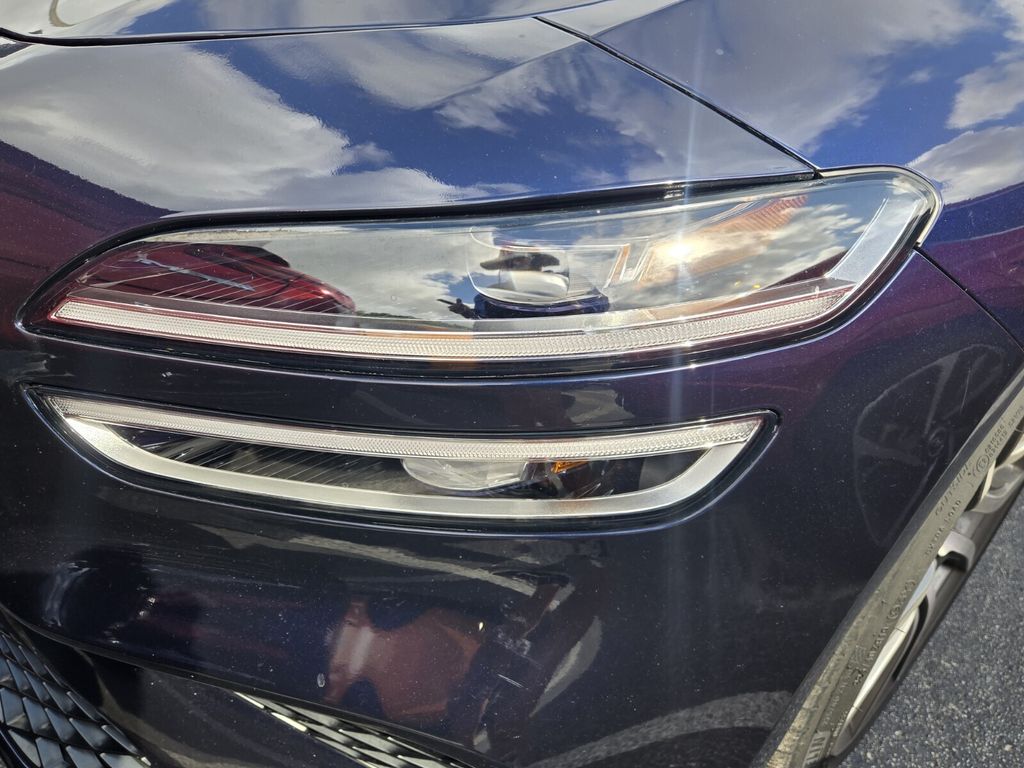 2023 GENESIS G70 Standard - Photo 9