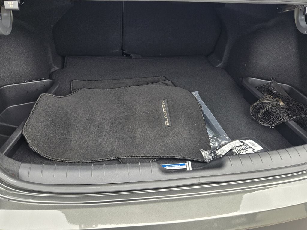 2025 Hyundai Elantra SEL - Photo 14