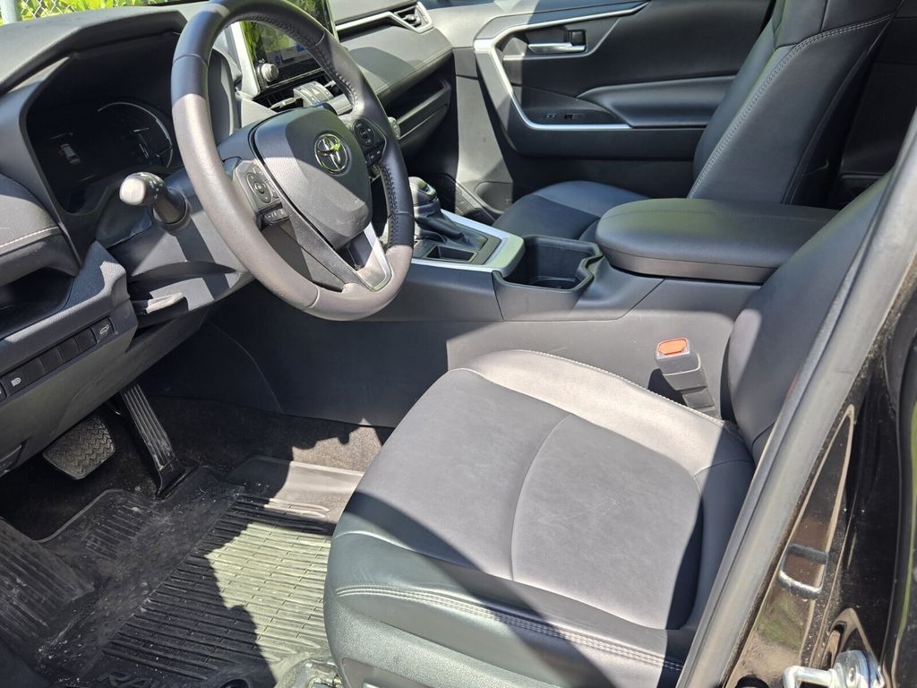 2023 Toyota RAV4 XLE Premium - Photo 10