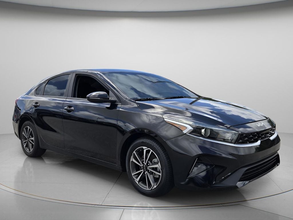 2024 Kia Forte LXS - Photo 9