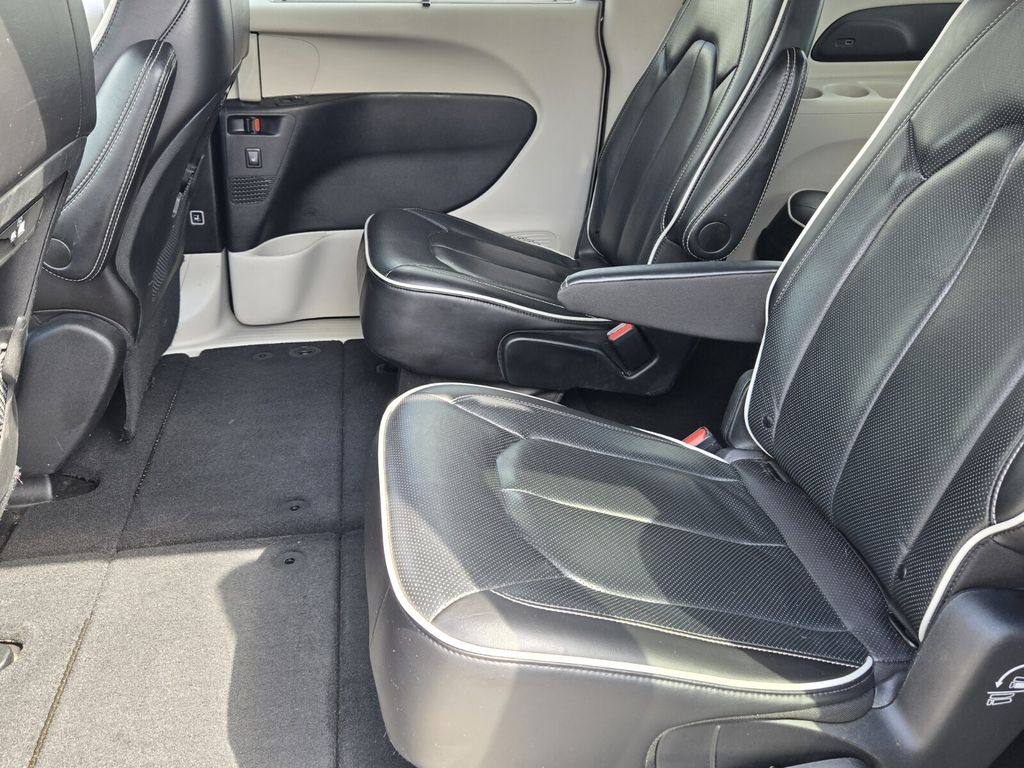2024 Chrysler Pacifica Limited - Photo 11