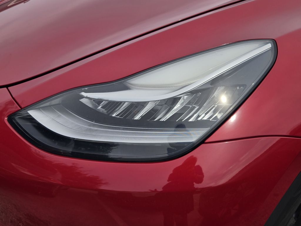 2021 Tesla Model Y Long Range - Photo 9