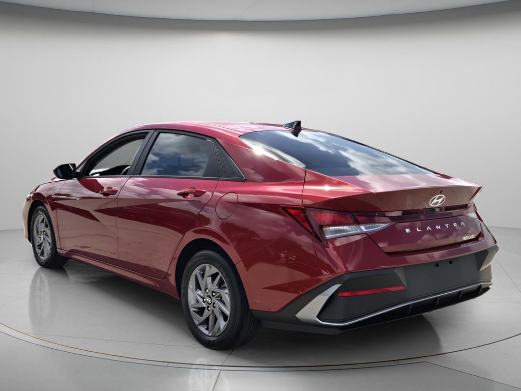 2024 Hyundai Elantra SEL - Photo 7