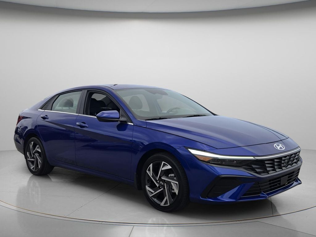 2025 Hyundai Elantra SEL - Photo 9