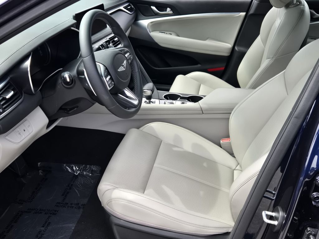 2023 GENESIS G70 Standard - Photo 10