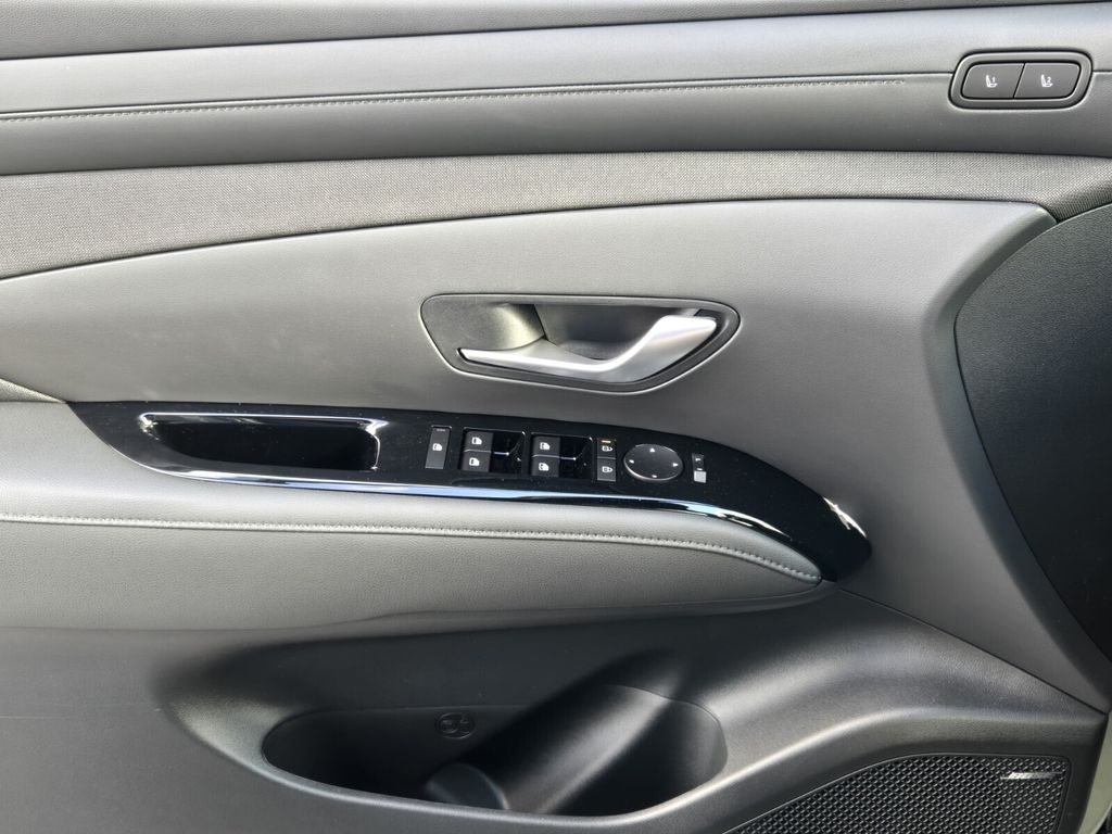 2026 Hyundai Santa Cruz Limited - Photo 13
