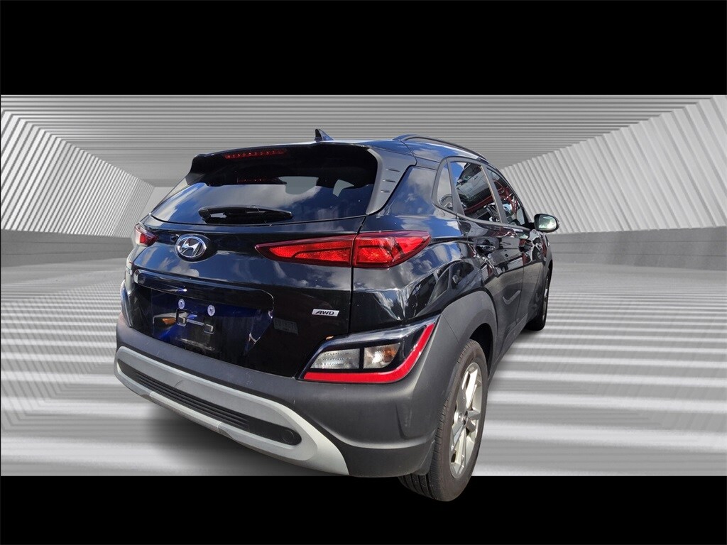 2022 Hyundai Kona SEL photo 3