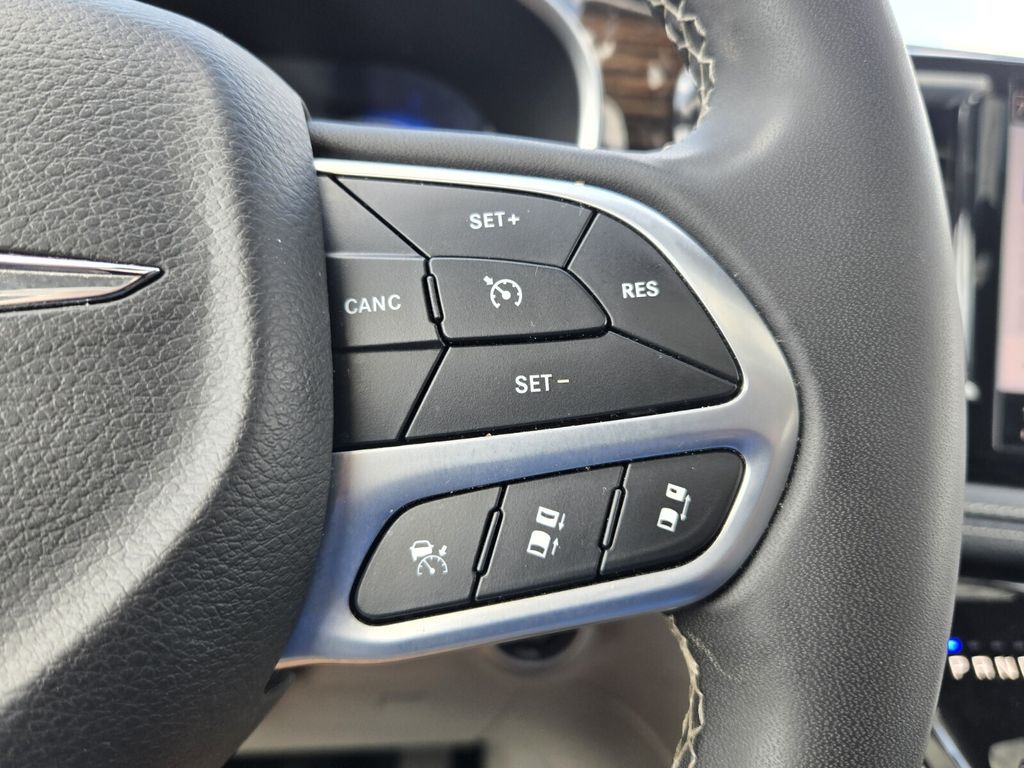 2024 Chrysler Pacifica Limited - Photo 24