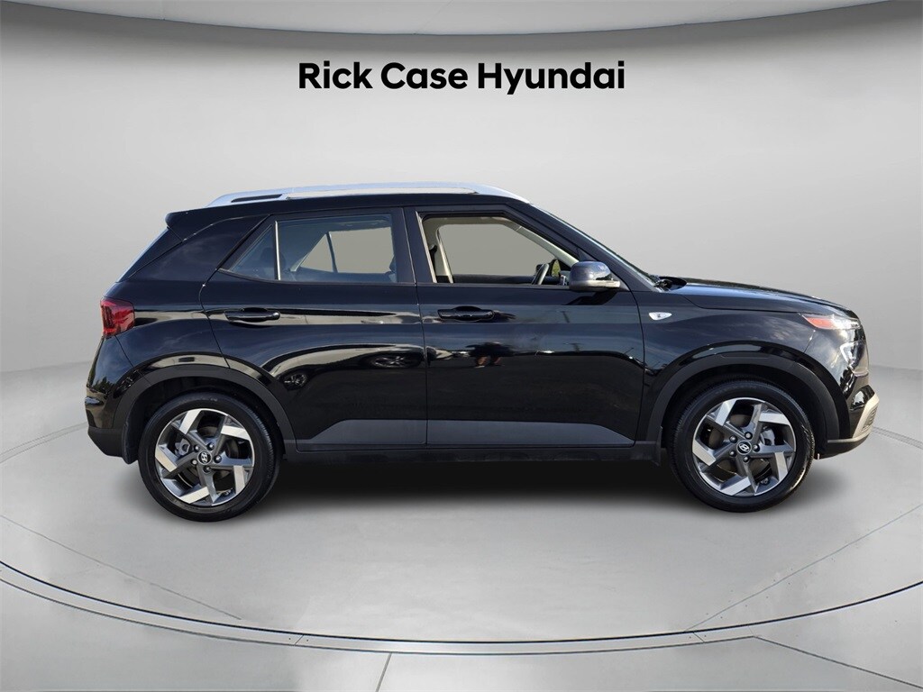 Used 2024 Hyundai Venue SEL SUV