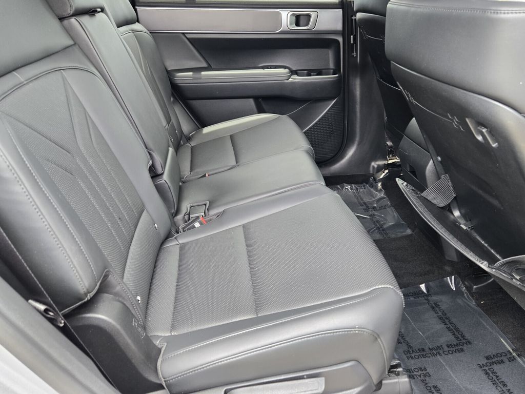 2025 Hyundai Santa Fe SEL - Photo 15