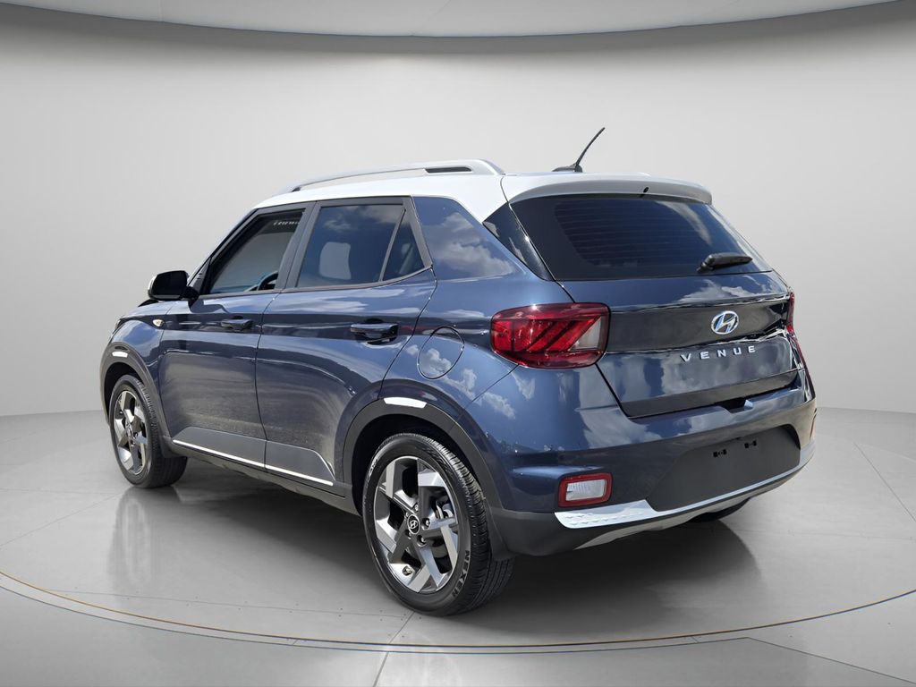 2025 Hyundai Venue Limited - Photo 7