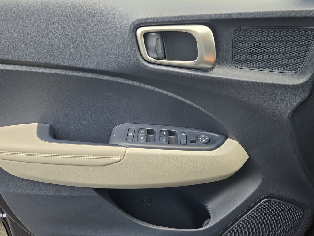 2024 Hyundai Venue Limited - Photo 26