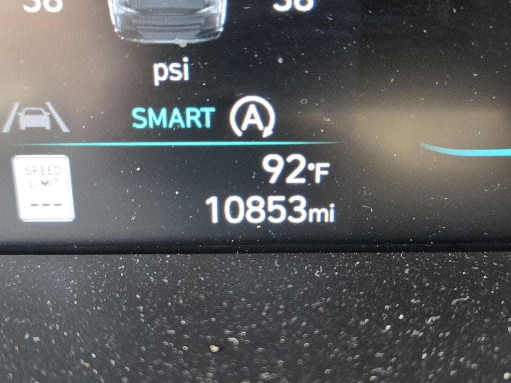 2025 Hyundai Elantra SE - Photo 25