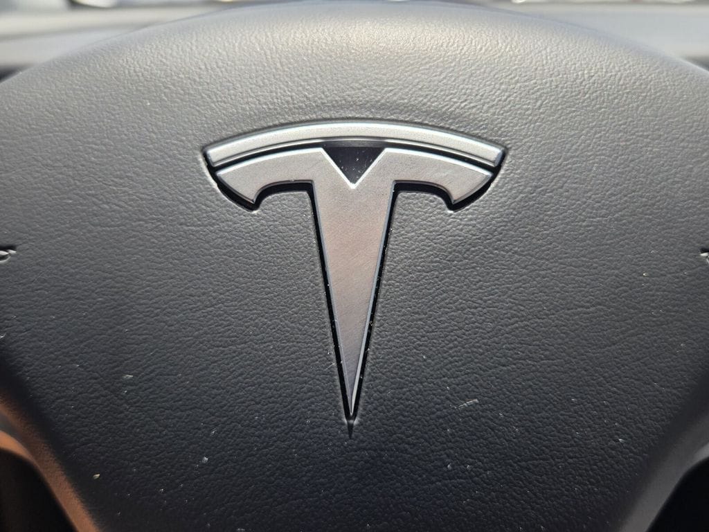 2022 Tesla Model Y Long Range - Photo 23