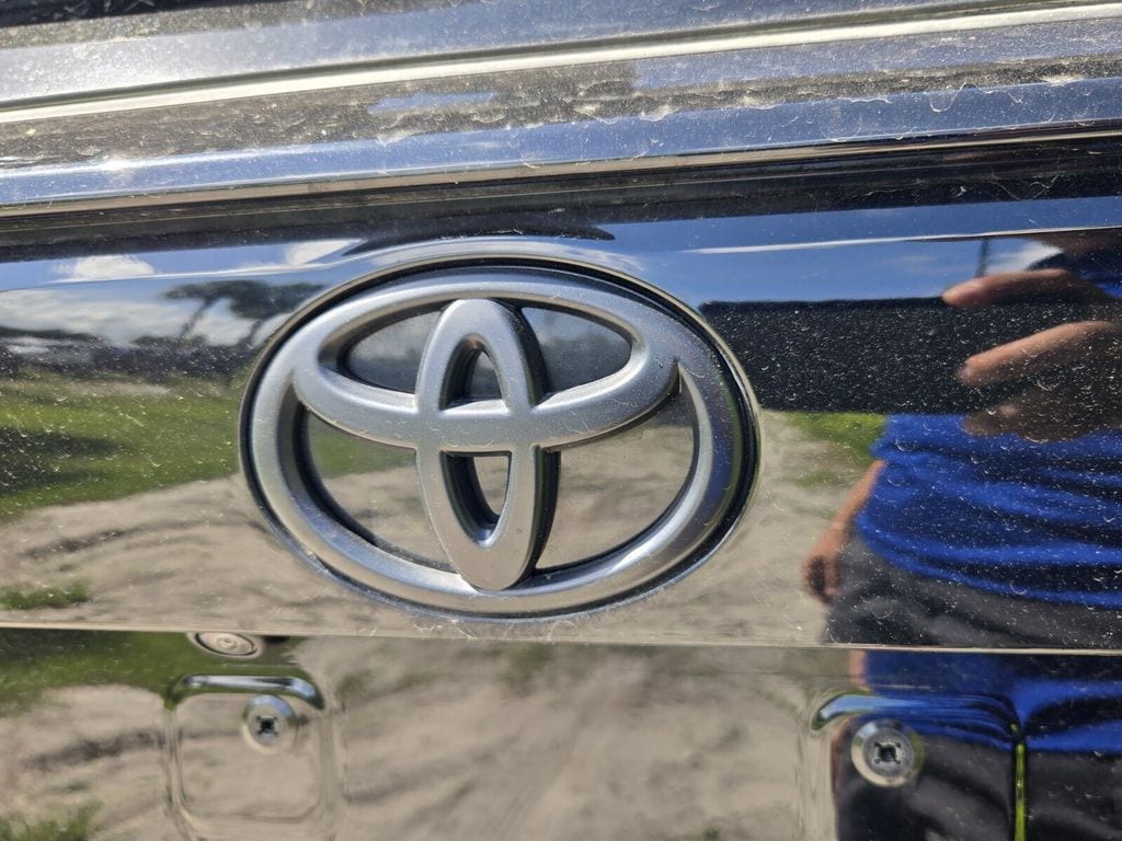 2023 Toyota RAV4 XLE Premium - Photo 8