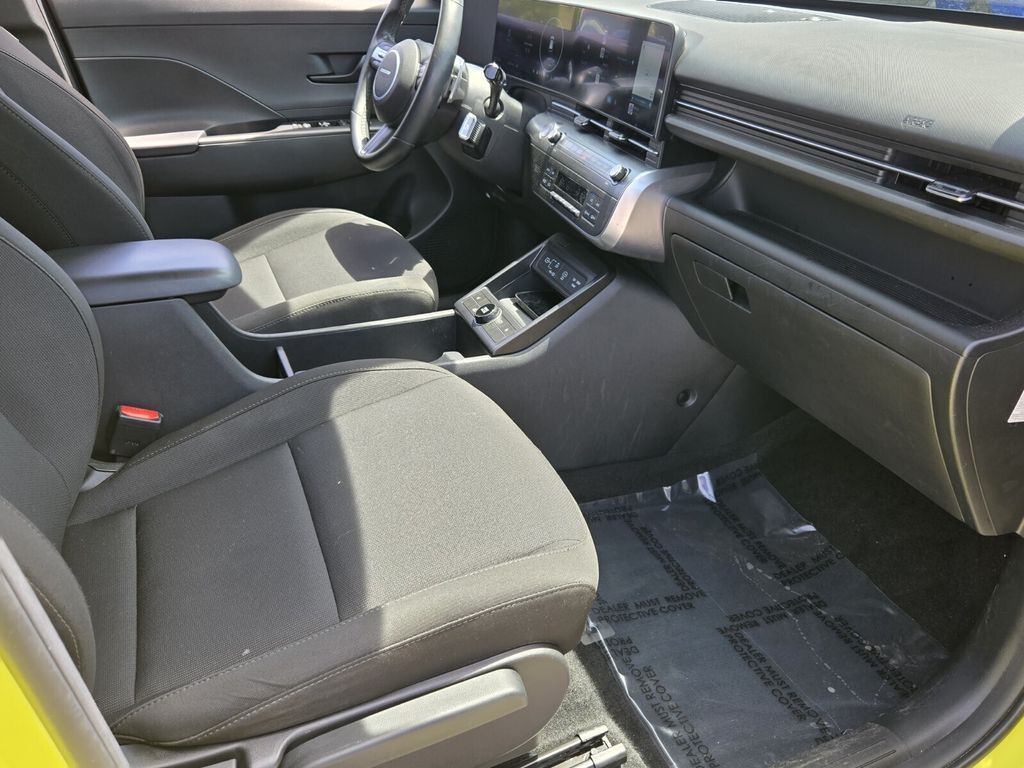 2024 Hyundai Kona EV SEL - Photo 16