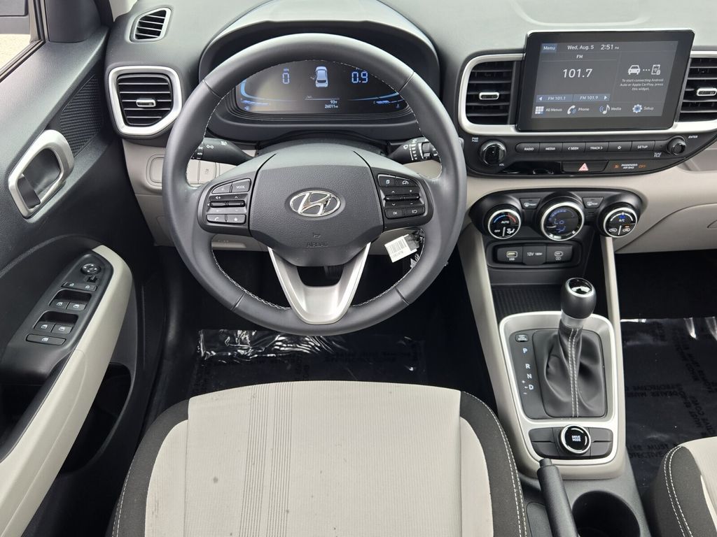 2023 Hyundai Venue SEL - Photo 13
