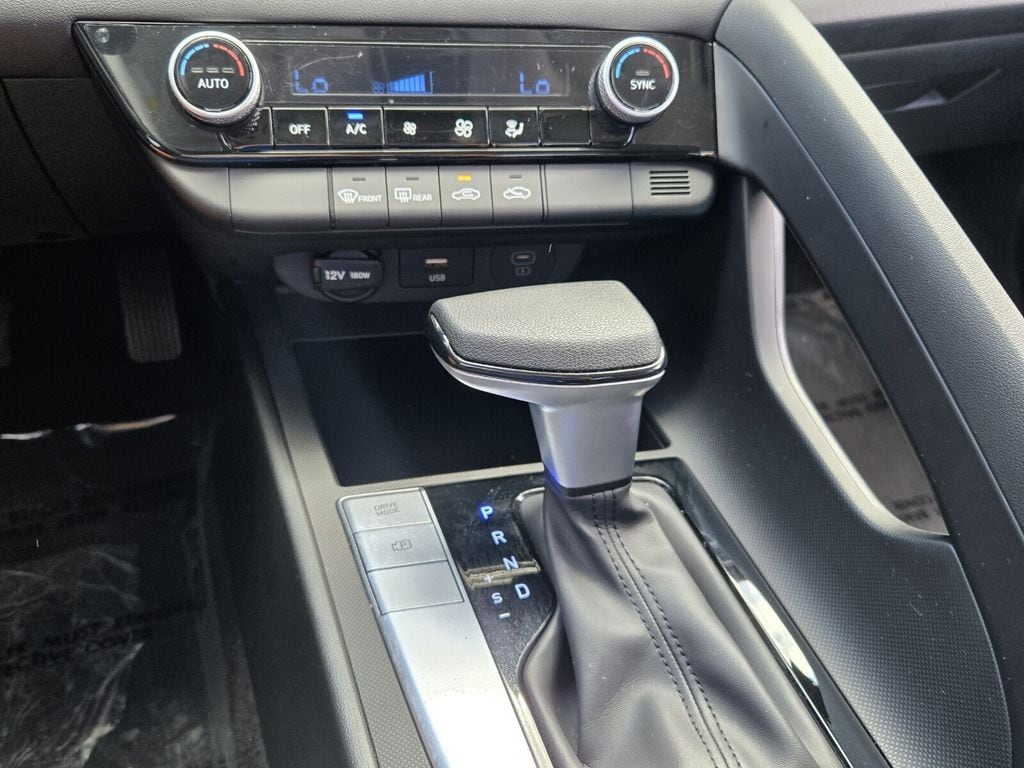 2024 Hyundai Elantra SEL - Photo 17