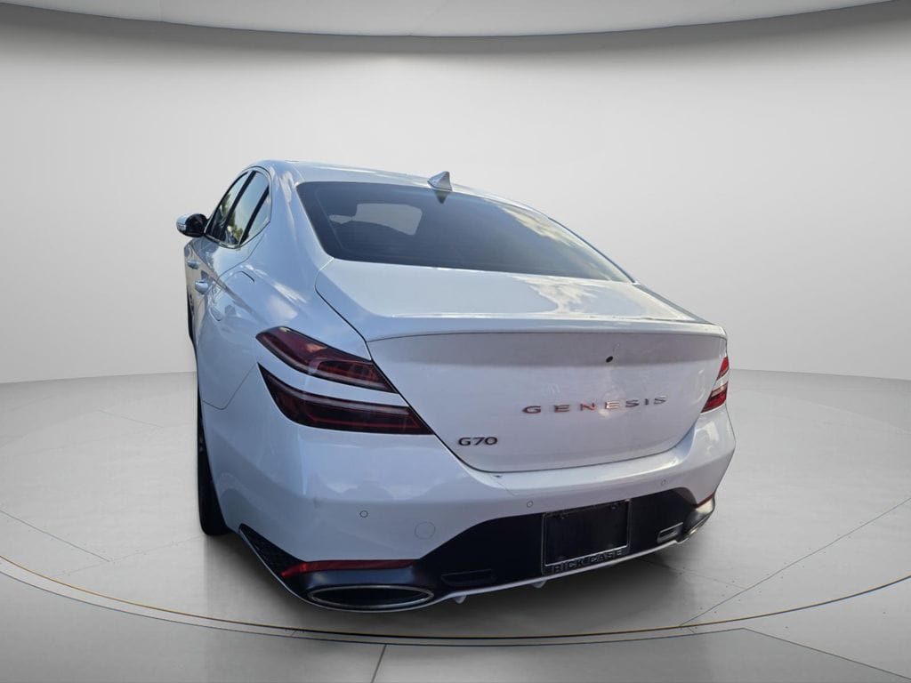 2024 GENESIS G70 Standard - Photo 7