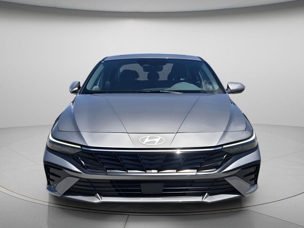 2025 Hyundai Elantra SEL - Photo 5