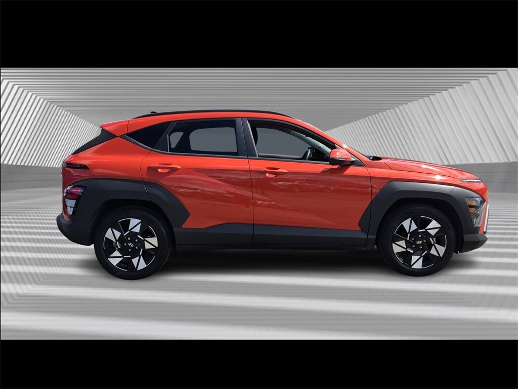 2024 Hyundai Kona SEL photo 3