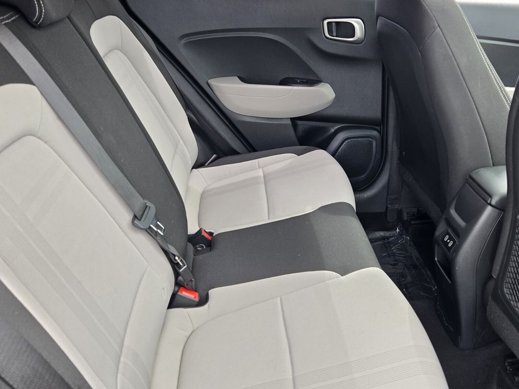2024 Hyundai Venue SEL - Photo 15
