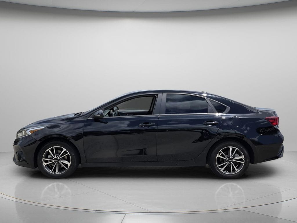 2024 Kia Forte LXS - Photo 3