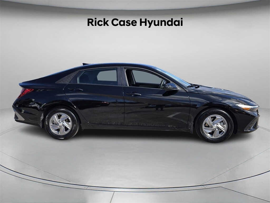Certified 2025 Hyundai Elantra SE Sedan