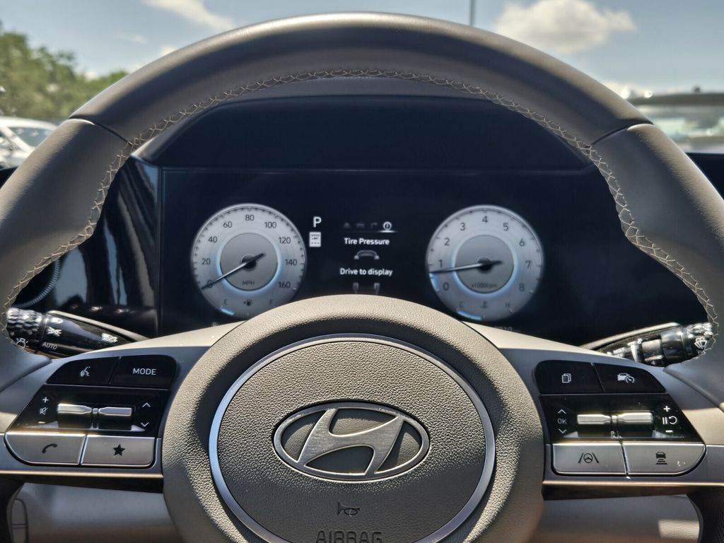 2025 Hyundai Elantra SEL - Photo 23