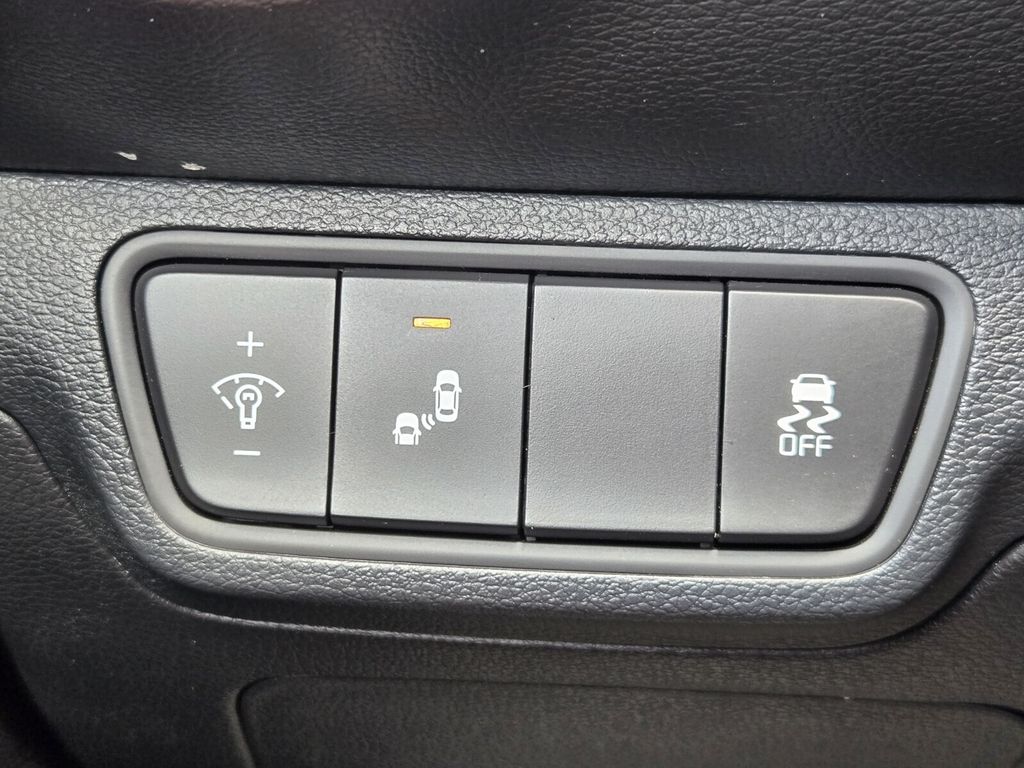 2024 Kia Forte LXS - Photo 26
