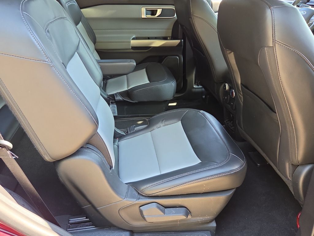 2022 Ford Explorer XLT - Photo 18