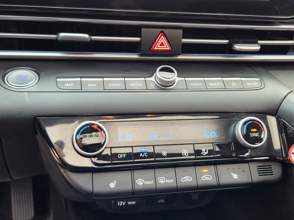 2024 Hyundai Elantra Limited - Photo 23