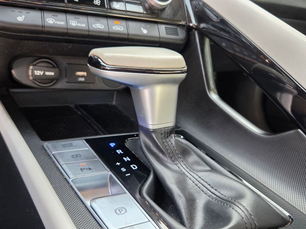 2024 Hyundai Elantra Limited - Photo 20