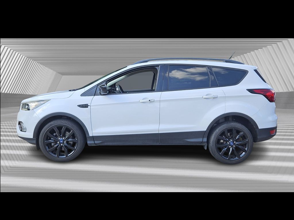 2019 Ford Escape SE photo 2