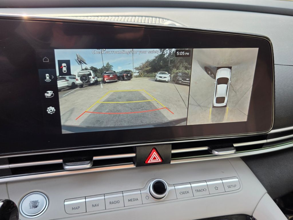2024 Hyundai Elantra Limited - Photo 23