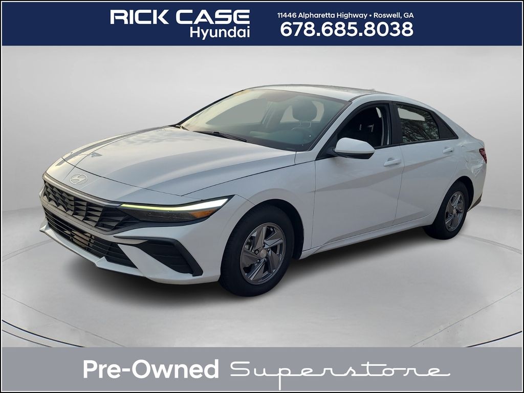 Used 2024 Hyundai Elantra SE Sedan