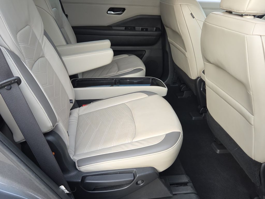 2022 Nissan Pathfinder Platinum - Photo 19